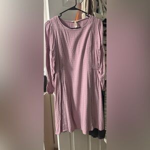 Light purple/pink dress. 3/4 Sleeve.